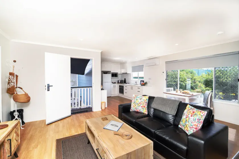 Boutique Accommodation for Couples - \nTwo couples. Two levels. One escape! - Image 1