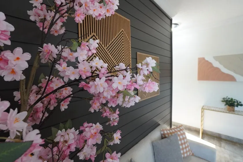 Villa Fiorō -Bold Luxury 2BR - River & Coastal Vibe - Image 1