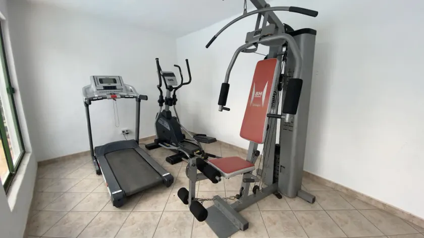 Large Luxury Villa in great location Hot Tub, A/C, Pool Table,Table Tennis,Wifi, - Image 1