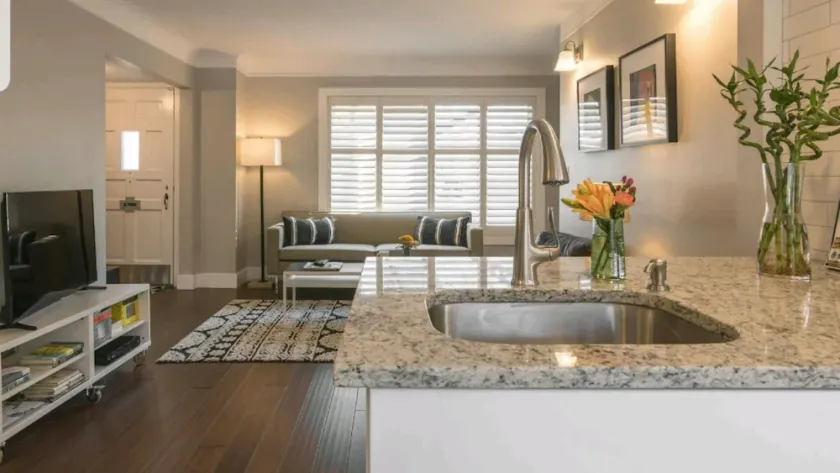 Wunderschön in der Innenstadt von Royal Oak! Designer-Haus, perfekte Bewertungen, 2 Vollbäder! - Image 1