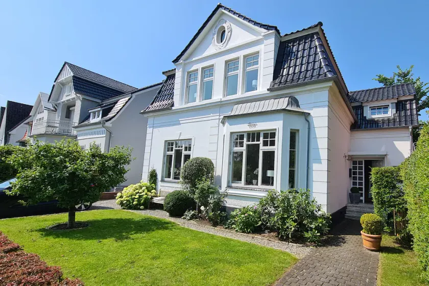 Villa 18 - Image 1