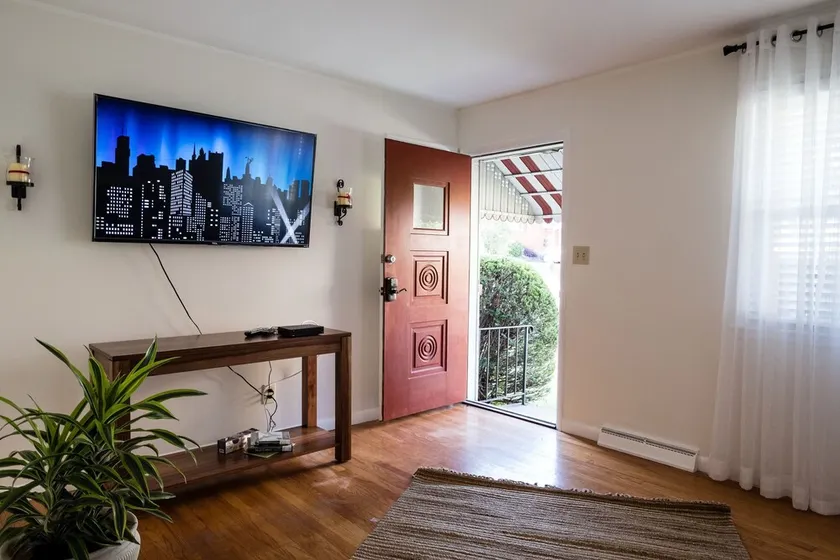 /Sauna Ranch 1961\\ SUNY Eagle Hill 4Beds 1Bath - Image 1