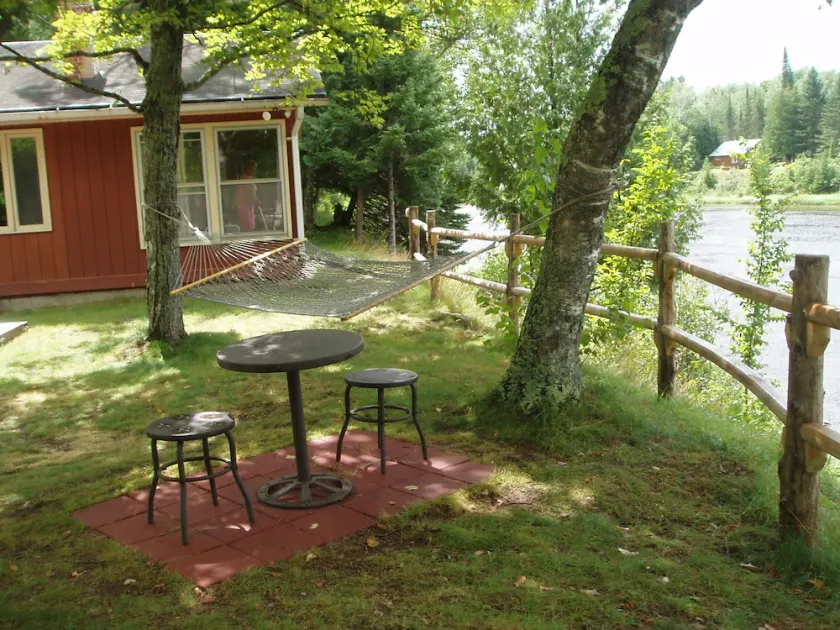 Little Cabin on the River - Escanaba River - LCotR - Pet Friendly - Image 1