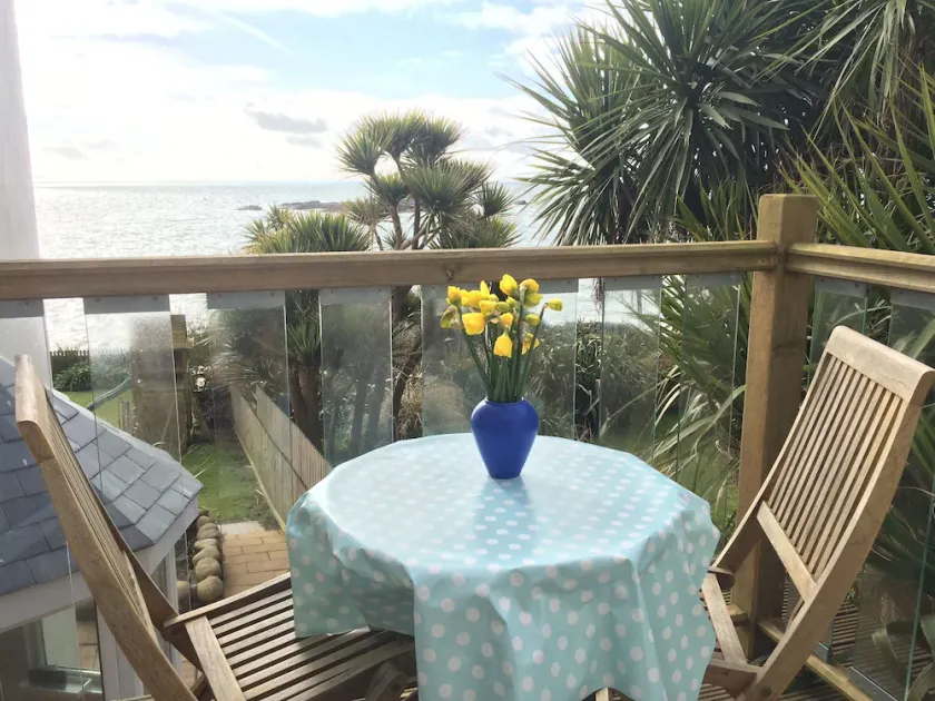 Romantic Luxury Apartment With Stunning Sea View In Mousehole, Wifi, Nespresso! - Image 1