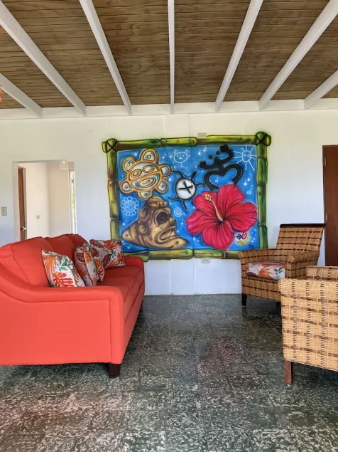 Lovely beach home with amazing grounds and private swimming pool - Image 1