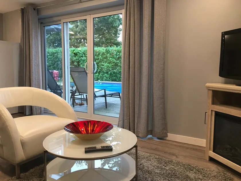 Starlight Poolside ~ 1 bedroom suite - Image 1