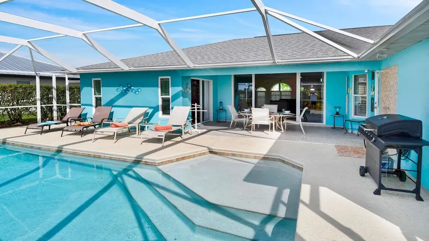 Orange Cove – Heated Pool Private Garden - Image 1