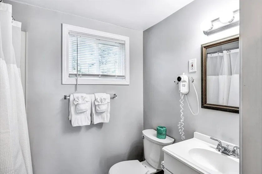 Ocean Breeze Motel - Standard Double - Image 1
