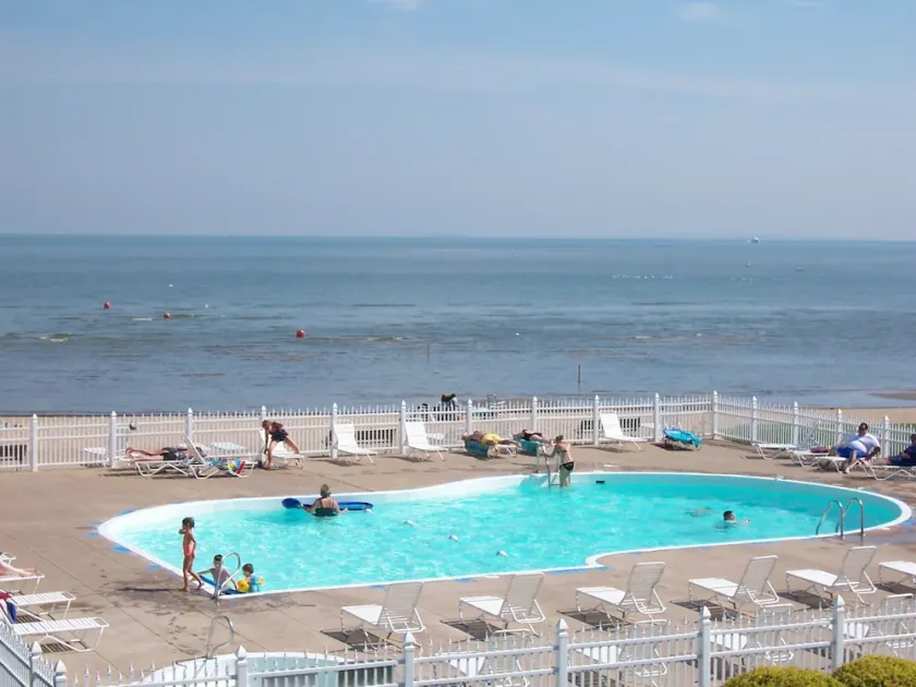 ** NY LISTERING ** 212-F Waterfront: 1 BR slpees 6 - Image 1