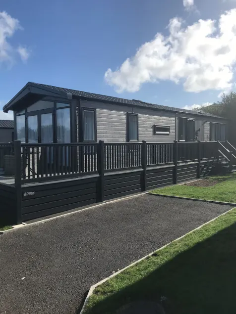 Lodge in a stunning setting and near seven of the best  beaches. Dog friendly - Image 1