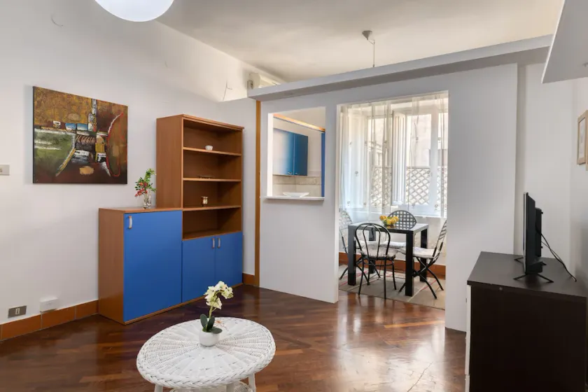 IzzHome Delightful - Image 1