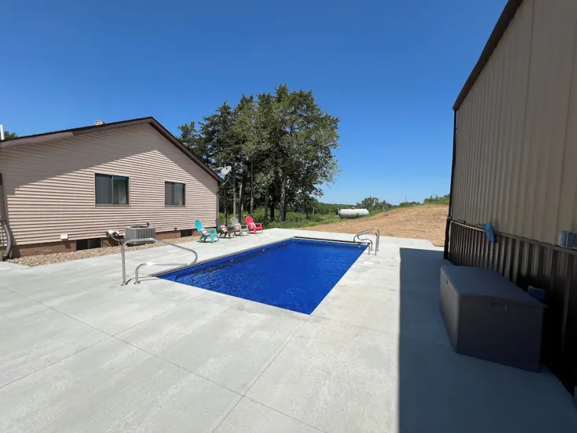 Beautiful house on Lake Rathbun with in-ground pool & 50-amp camper hookup - Image 1