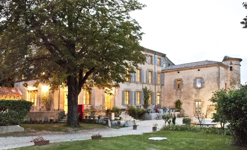 Magnificent 19th century building with swimming pool - Image 1