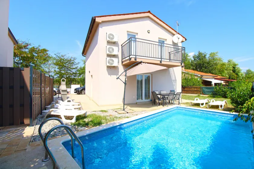 House 2183/55997 (Istria - Medulin), 4000m from the beach - Image 1