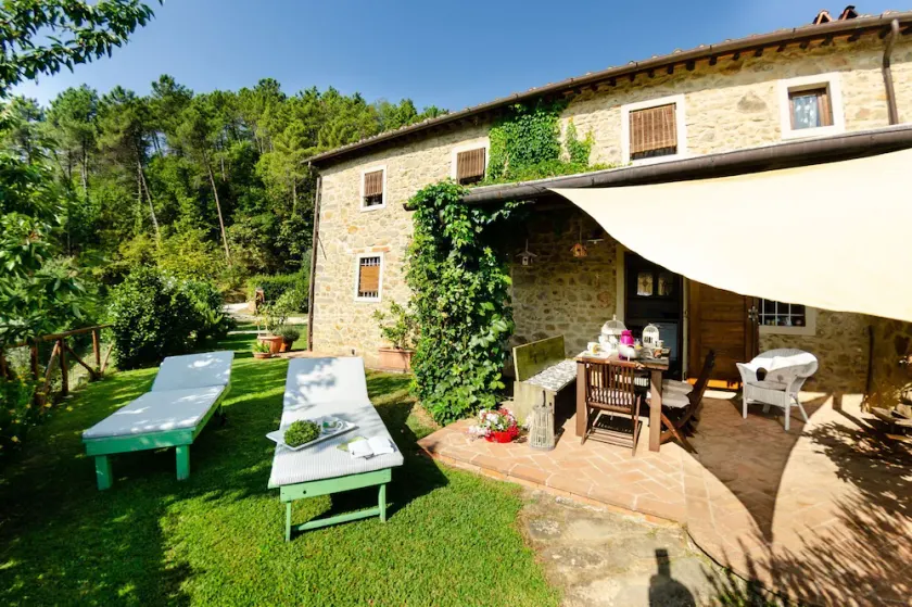 Country House / Farm House in Massa E Cozzile with 2 bedrooms sleeps 5 - Image 1