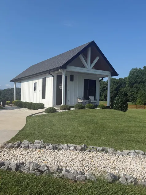 Luxury Cottage Sleeps 2. Less than 1 mi. frm South Holston Lake. Mountain View’s - Image 1