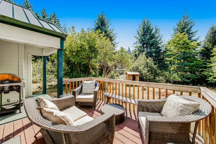 Darling Cottage in the Trees w/ Free WiFi, Full Kitchen, Wood Stove, & Gas Grill - Image 1