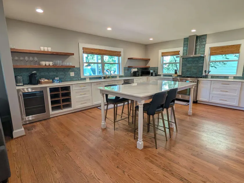 Stylish Durham Retreat - Walkable Sleeps 6 - Image 1