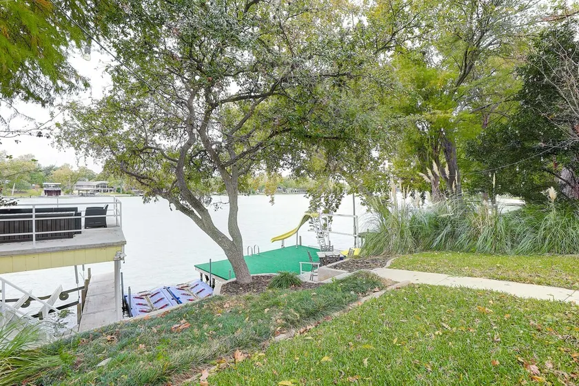 Rennovated Farmhouse Lake McQueeney Cove - Image 1