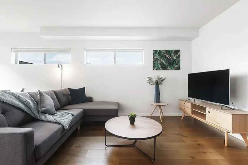 2BR FREE Parking | 2min Walk to Puckle St! - Image 1