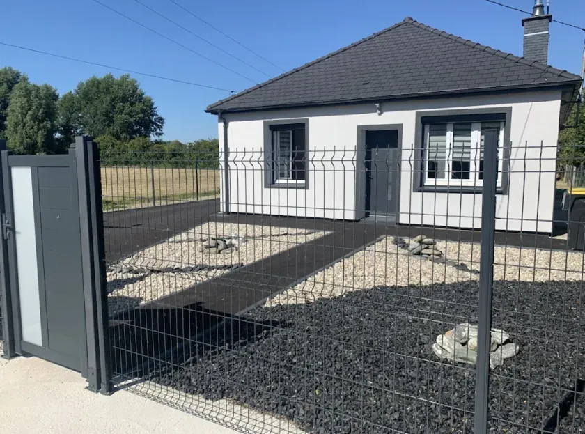 Comfortable single-storey house 100 m2 on a fenced plot - Image 1
