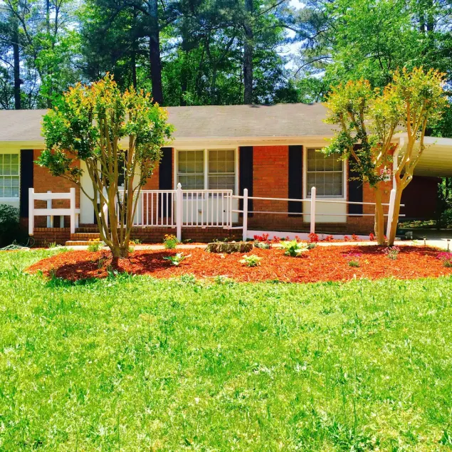 Peaceful Roomy Estate In the City (Limited Offer!) - Image 1