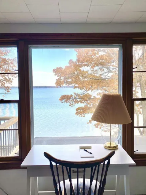 Hemingway's Hideaway:Fall Weekend Getaway | Bear Lake | Fireplace | Sleeps 8 - Image 1