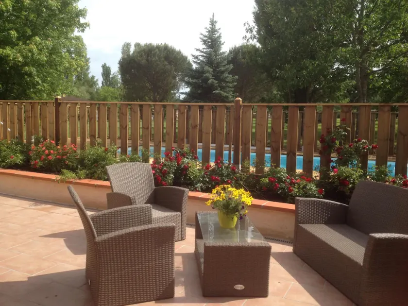 BEAUTIFUL GITE 6 til 8 personer med privat svømmehal - Image 1