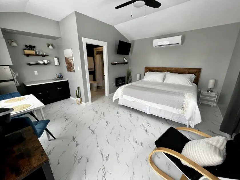 Chapel Suites - King Suite - Image 1