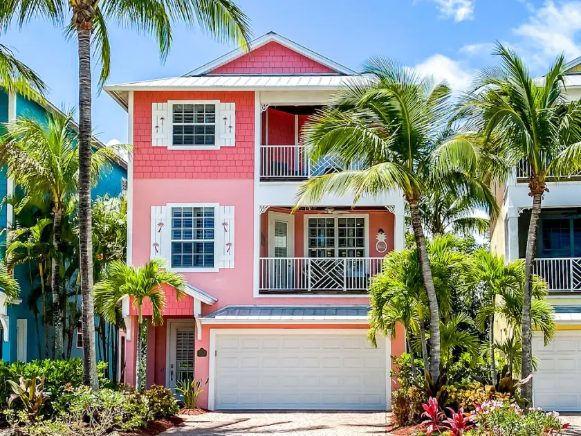 Luxury Key West feel steps from Historic downtown Stuart, minutes from the beach - Image 1