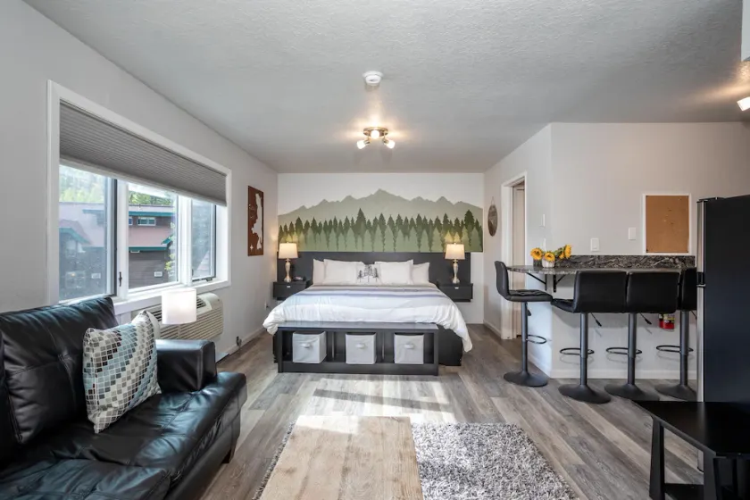Ski-in/ski-out studio at Whitefish Mountain Resort w/gorgeous views & AC - Whitefish Mountain Escape - Image 1