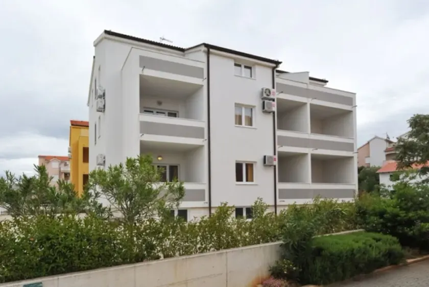 Apartment Plima , 70 m to the beach, 4 people, free WiFi,parking, terrace, BBQ - Image 1