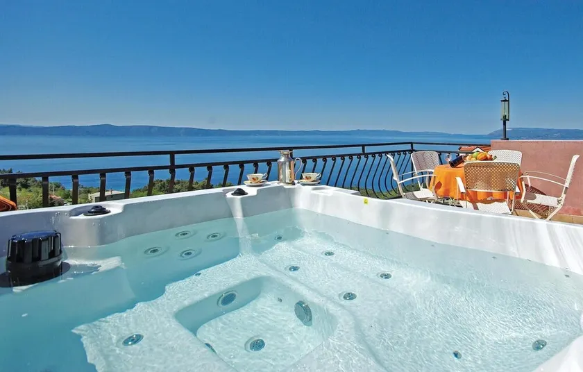 Maison confortable à Tucepi avec vue sur la mer - Image 1