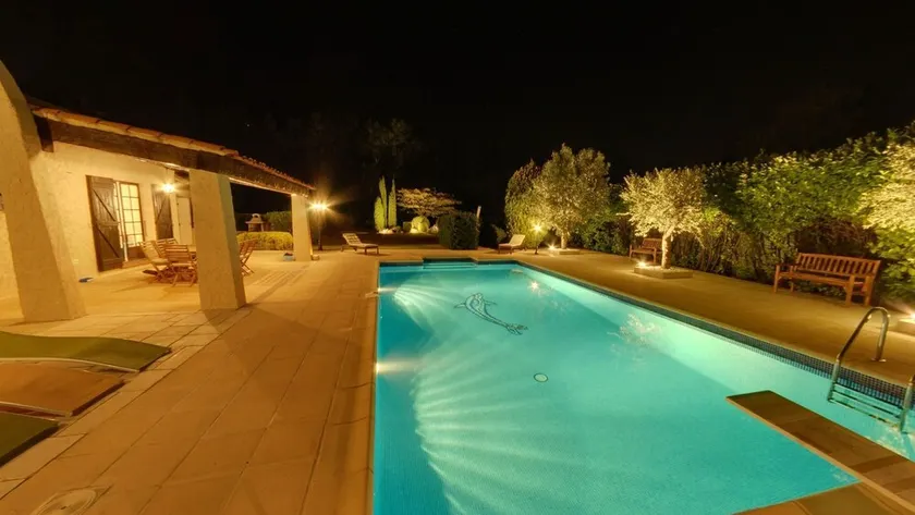 Villa large heated pool land 4800m² region St Tropez massif des Maures - Image 1