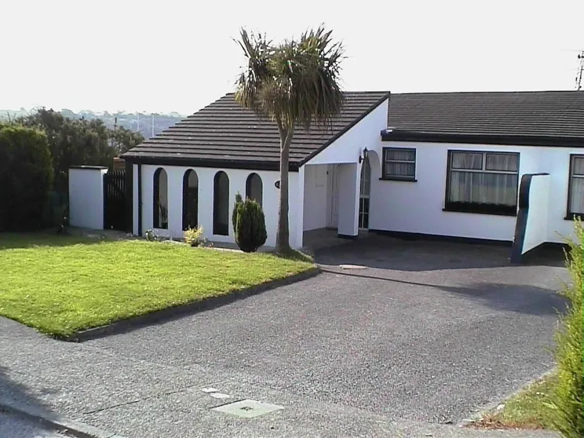 Bungalow in Kinsale With Great Views just 5 Minutes Walk to Kinsale Centre - Image 1
