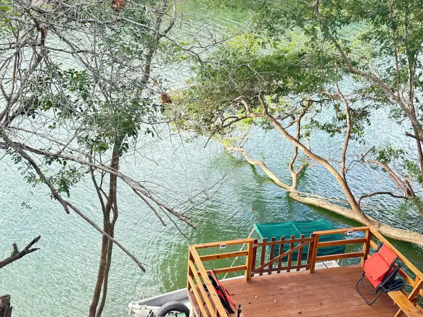 Amazing Jungle Tree House right over the river with bikes and canoe - Image 1