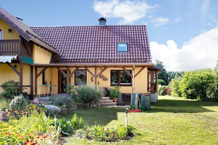Ferienhaus 'Ferienhaus Engert Mit Holzofensauna' mit privater Terrasse, Gemeinschaftsgarten und WLAN - Image 1