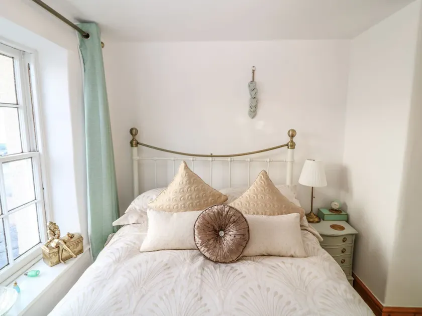 Pretty Cottage in the Heart of Devon - Image 1