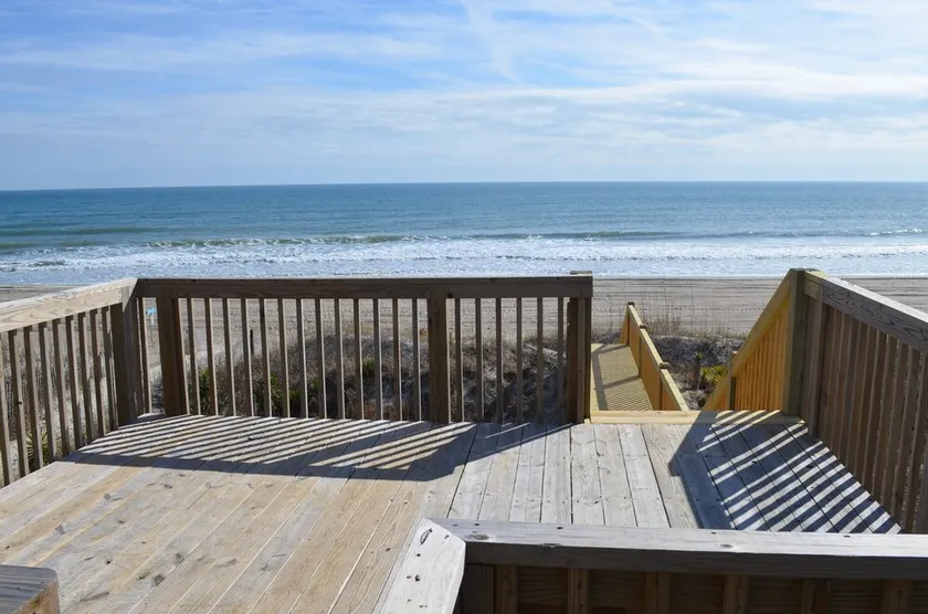 Oceanfront stuga med privat tillgång till stranden, nyrenoverat - Image 1