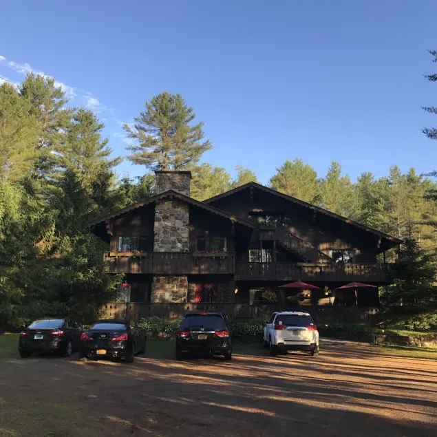 ¡GRAN ADIRONDACK LODGE PERFECTO PARA REUNIONES / RETIRADAS! $ 1200 una noche duerme 42! - Image 1