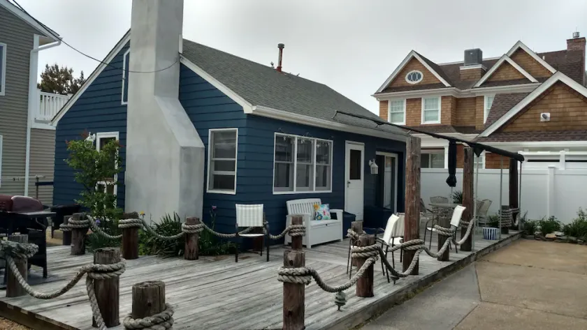 1 Bedroom Lavallette Beach Cottage, Beach Block, 4th house from the Beach. - Image 1