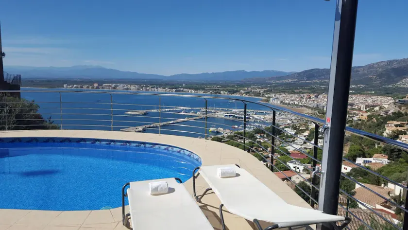 CASA \"LA CASUCA\" CON PISCINA PRIVADA - Image 1
