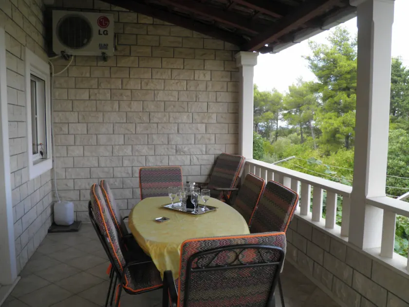 Three bedroom apartment with terrace Mirca, Brač (A-2838-a) - Image 1