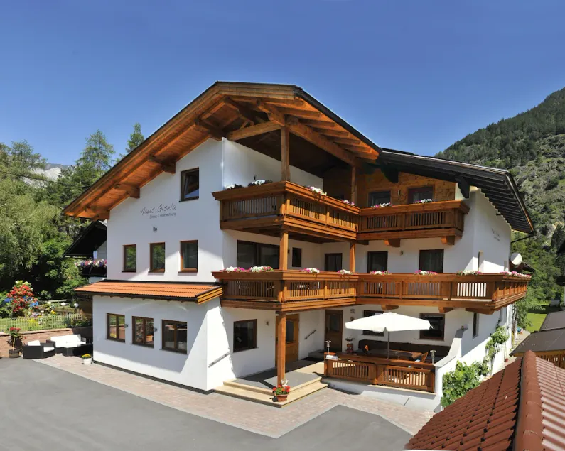Pension und Ferienwohnung Haus Gisela - Image 1