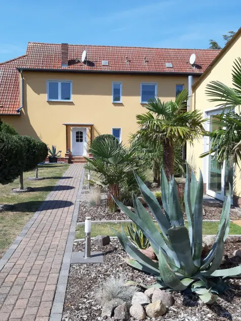 Vacation apartment 100sqm <br>Living <br>3 double beds Bedroom<br>Kitchen<br>Bathroom - Image 1