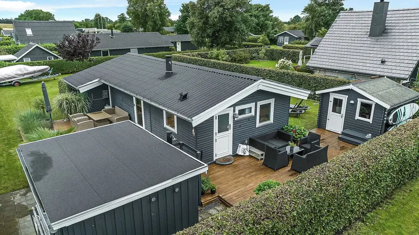 Maison avec jardin, terrasse et barbecue - Image 1