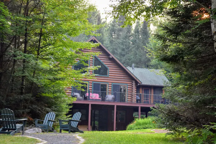 Spacious, family-sized, pet-friendly chalet style log home on Lake Chippewa. - Image 1