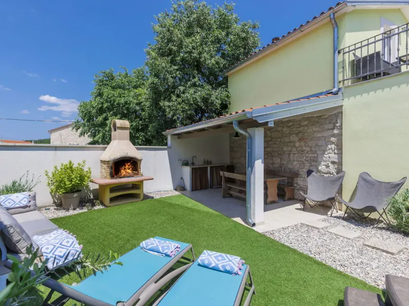 Skøn privat feriebolig med WIFI, jacuzzi, klimaanlæg, TV, terrasse og kæledyr tilladt - Image 1