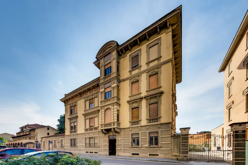 1 Bedroom Apartment in Chieri - Image 1