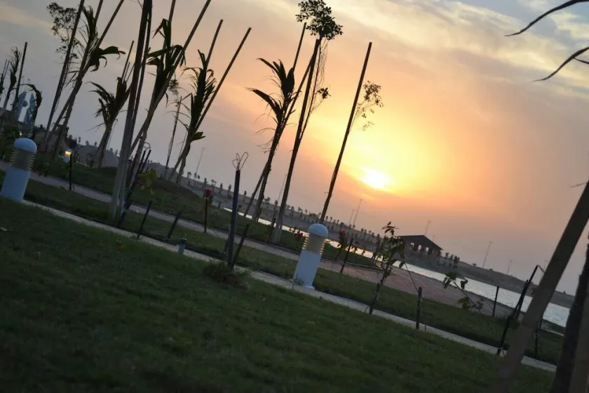 Hotel & Resort Golden Marina Yanbu - Image 1